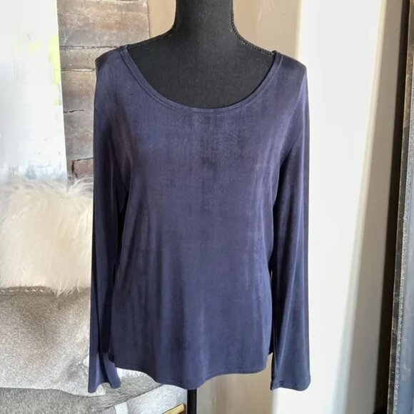 Double D Ranch-wear slinky material.  Beautiful staple to any outfit! - Picture 1 of 5